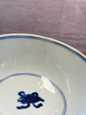 Five Chinese blue and white bowls, Kangxi and later — 照片 35