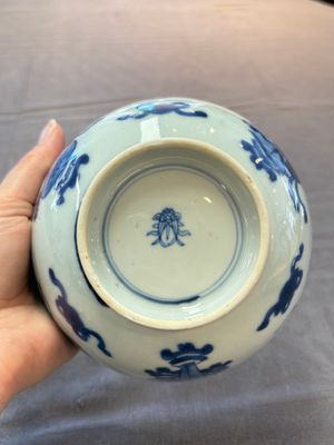 Five Chinese blue and white bowls, Kangxi and later — 照片 37
