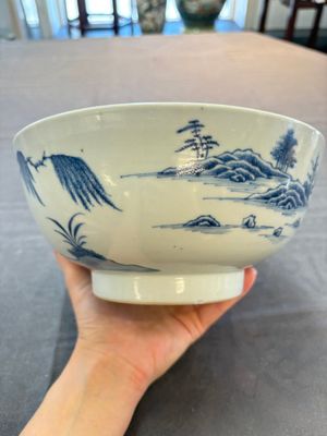 Five Chinese blue and white bowls, Kangxi and later — 照片 4