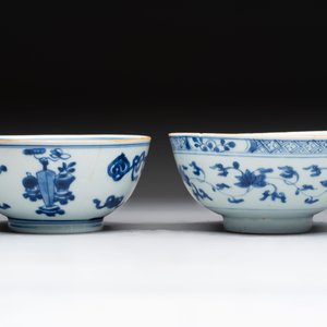 Five Chinese blue and white bowls, Kangxi and later — 照片 4