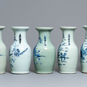 Five Chinese blue and white celadon-ground vases, 19th C. — 照片 4