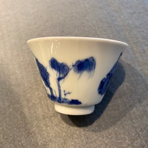 Five Chinese blue and white cups and saucers, Chenghua mark, Kangxi — photo 23