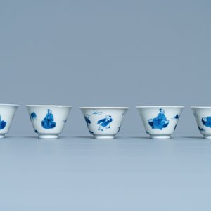 Five Chinese blue and white cups and saucers, Chenghua mark, Kangxi — photo 4