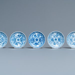 Five Chinese blue and white cups and saucers, Kangxi — photo 2