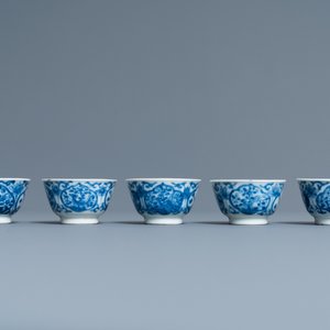 Five Chinese blue and white cups and saucers, Kangxi — photo 7