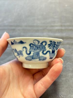 Five Chinese blue and white cups and saucers, Kangxi mark, 19th C. — 照片 14