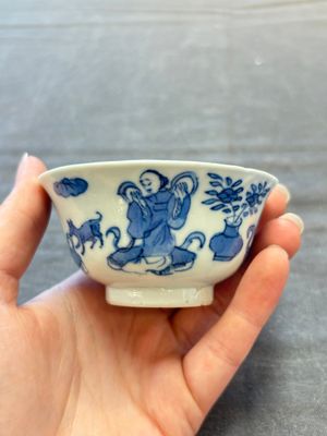 Five Chinese blue and white cups and saucers, Kangxi mark, 19th C. — 照片 29