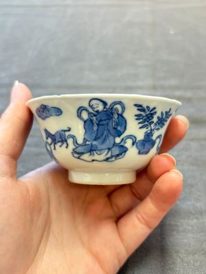 Five Chinese blue and white cups and saucers, Kangxi mark, 19th C. — 照片 31
