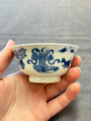Five Chinese blue and white cups and saucers, Kangxi mark, 19th C. — 照片 37