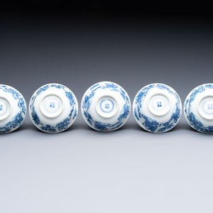 Five Chinese blue and white cups and saucers, Kangxi mark, 19th C. — 照片 11