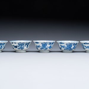 Five Chinese blue and white cups and saucers, Kangxi mark, 19th C. — 照片 9