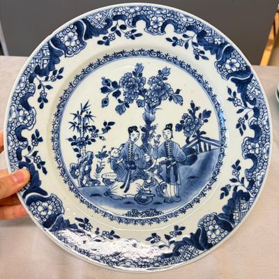 Five Chinese blue and white dishes with ladies in a garden — photo 4