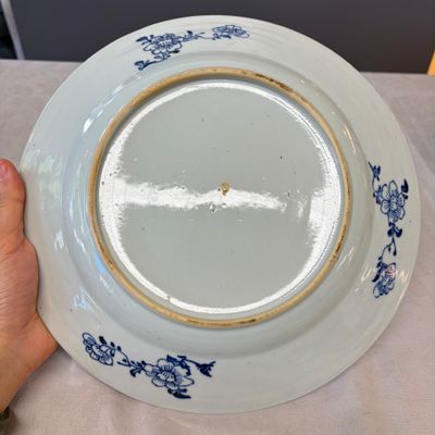 Five Chinese blue and white dishes with ladies in a garden — photo 5