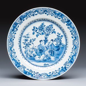 Five Chinese blue and white dishes with ladies in a garden — photo 6