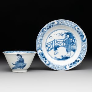 Five Chinese blue and white 'elegant beauty and boy' cups and saucers, Chenghua mark, Kangxi — photo 2