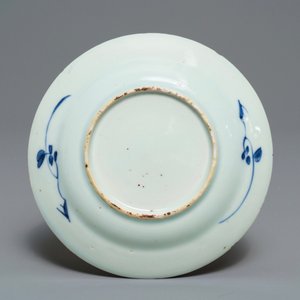 Five Chinese blue and white floral cups and saucers, Kangxi — 照片 4