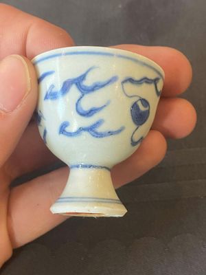 Five Chinese blue and white 'Hatcher cargo' stem cups with dragons, Transitional period — photo 20