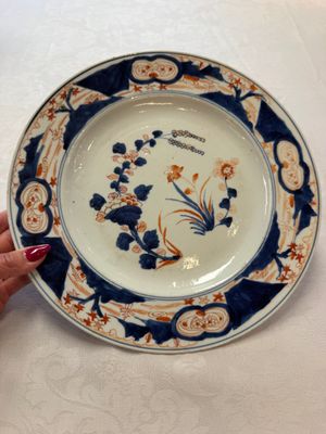 Five Chinese blue and white, Imari-style and famille rose wares, 18th C. — photo 15