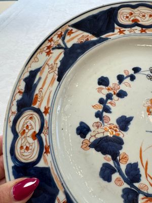 Five Chinese blue and white, Imari-style and famille rose wares, 18th C. — photo 17