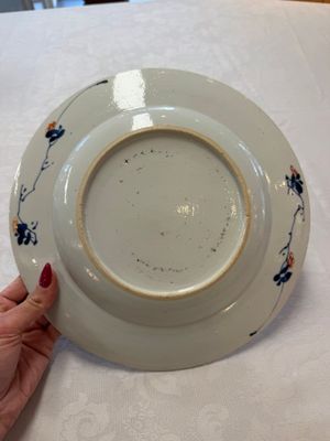 Five Chinese blue and white, Imari-style and famille rose wares, 18th C. — photo 22