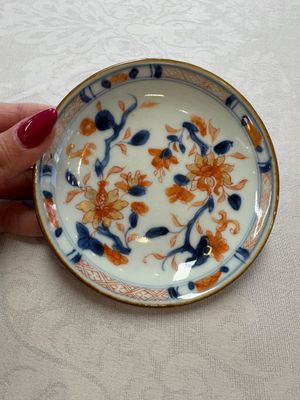 Five Chinese blue and white, Imari-style and famille rose wares, 18th C. — photo 44