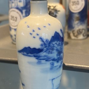 Five Chinese blue and white, iron- and copper-red snuff bottles, 19th C. — photo 38