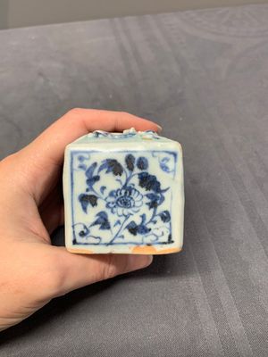 Five Chinese blue and white jarlets and three russet-splashed Longquan celadon jarlets, Yuan/Ming — photo 3
