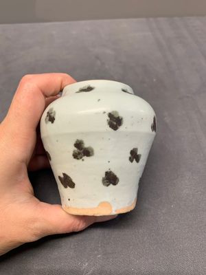 Five Chinese blue and white jarlets and three russet-splashed Longquan celadon jarlets, Yuan/Ming — photo 33