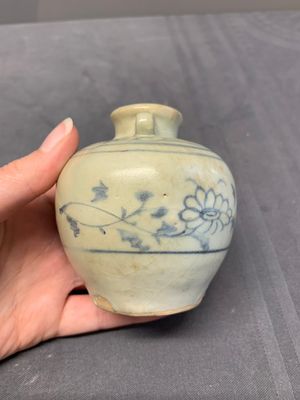 Five Chinese blue and white jarlets and three russet-splashed Longquan celadon jarlets, Yuan/Ming — photo 39