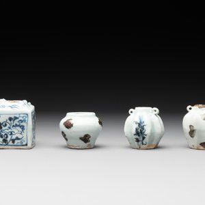Five Chinese blue and white jarlets and three russet-splashed Longquan celadon jarlets, Yuan/Ming — photo 7