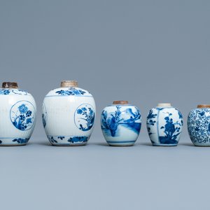 Five Chinese blue and white jars, Kangxi — 照片 5