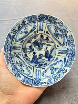 Five Chinese blue and white 'klapmuts' bowls with figural design, Wanli — photo 17