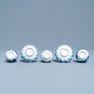 Five Chinese blue and white miniature vases, Kangxi — photo 6