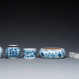 Five Chinese blue and white porcelain wares, Kangxi and later — 照片 2