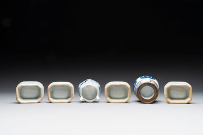Five Chinese blue and white salts and a sprinkler with copper mounts, Kangxi/Jiaqing — 照片 5