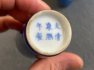 Five Chinese blue and white snuff bottles, 19th C. — 照片 7