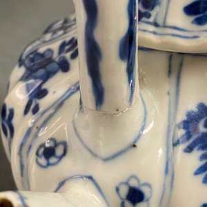 Five Chinese blue and white teapots and covers, Kangxi — photo 23