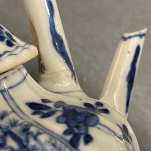 Five Chinese blue and white teapots and covers, Kangxi — photo 26
