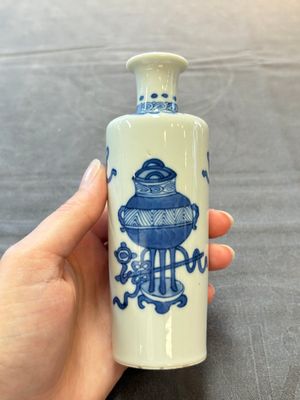 Five Chinese blue and white vases, jade 玉 marks, Kangxi and later — 照片 19