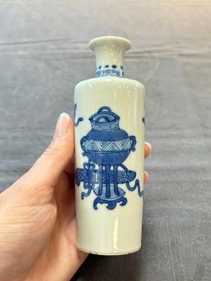 Five Chinese blue and white vases, jade 玉 marks, Kangxi and later — 照片 21