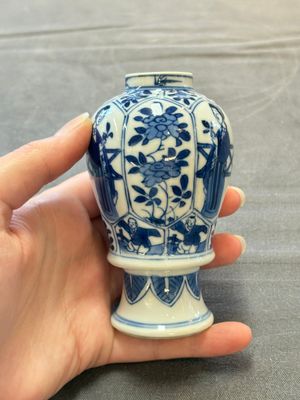 Five Chinese blue and white vases, jade 玉 marks, Kangxi and later — 照片 25