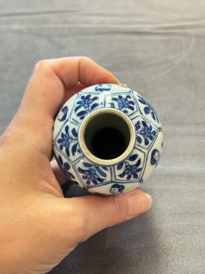 Five Chinese blue and white vases, jade 玉 marks, Kangxi and later — 照片 29