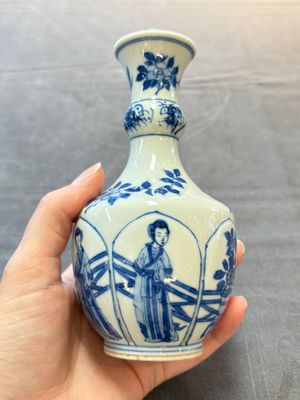 Five Chinese blue and white vases, jade 玉 marks, Kangxi and later — 照片 7