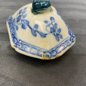 Five Chinese blue and white vases, Kangxi — photo 31