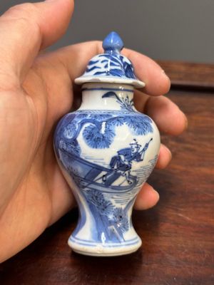 Five Chinese blue and white vases, Kangxi — photo 19