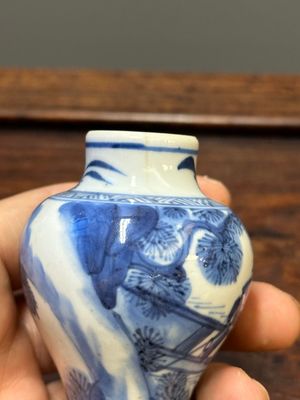 Five Chinese blue and white vases, Kangxi — photo 24