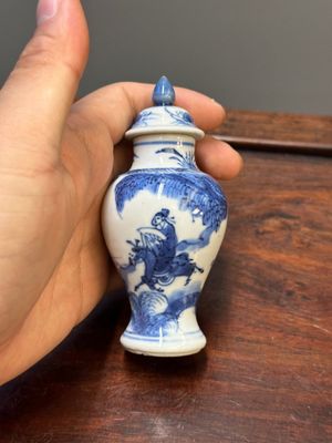 Five Chinese blue and white vases, Kangxi — photo 26