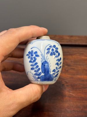 Five Chinese blue and white vases, Kangxi — photo 3