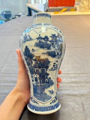 Five Chinese blue and white vases, Kangxi/Qianlong — 照片 1