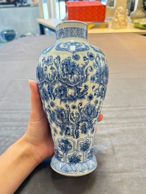 Five Chinese blue and white vases, Kangxi/Qianlong — 照片 14